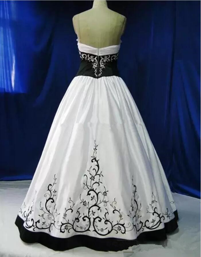 Vintage Gothic country Wedding Dresses Black And White Embroidery beades Sweetheart bridal gowns Vestidos De Novia plus size