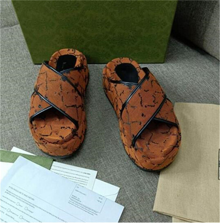 6327 fashion woman slippers Beach Thick bottom Sandals platform women Shoes Alphabet lady Leather High heel slippers size35-45, Foam bubble
6327 fashion woman slippers Beach Thick bottom Sandals platform women Shoes Alphabet lady Leather High heel slippers size35-45, Foam bubble