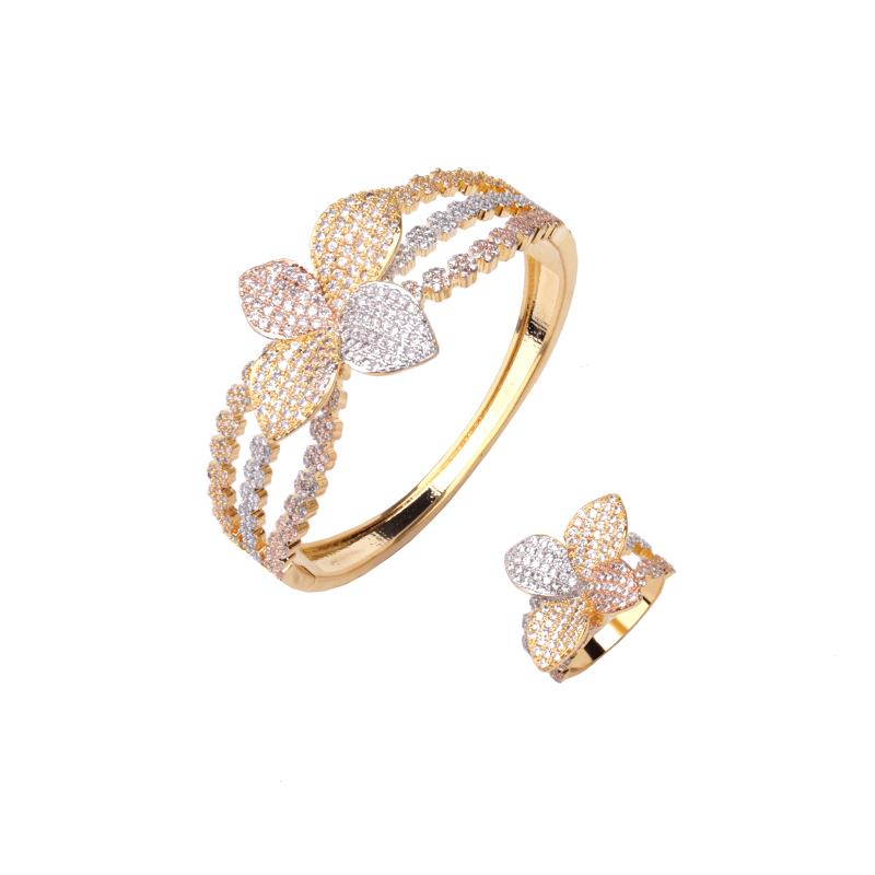 Bangle Luxury Classic Fashion Bracelet With Ring Copper Zircon Three Color Jewelry Wedding Women's Party African European B1092Bangle
Bangle Luxury Classic Fashion Bracelet With Ring Copper Zircon Three Color Jewelry Wedding Women's Party African European B1092Bangle