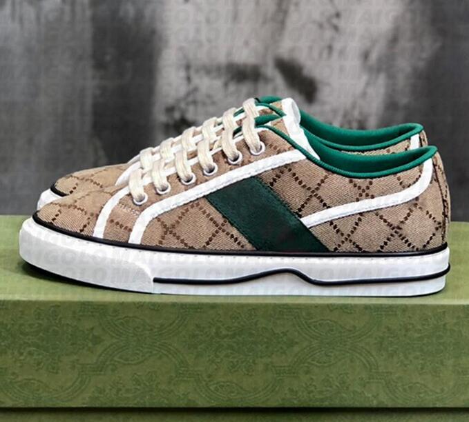 Women's shoes Italy 1977 canvas casual shoes Luxurys green red tennis stripe rubber sole stretch cotton low upper letter embroidery men's coach sneakers, Grey
Women's shoes Italy 1977 canvas casual shoes Luxurys green red tennis stripe rubber sole stretch cotton low upper letter embroidery men's coach sneakers, Grey