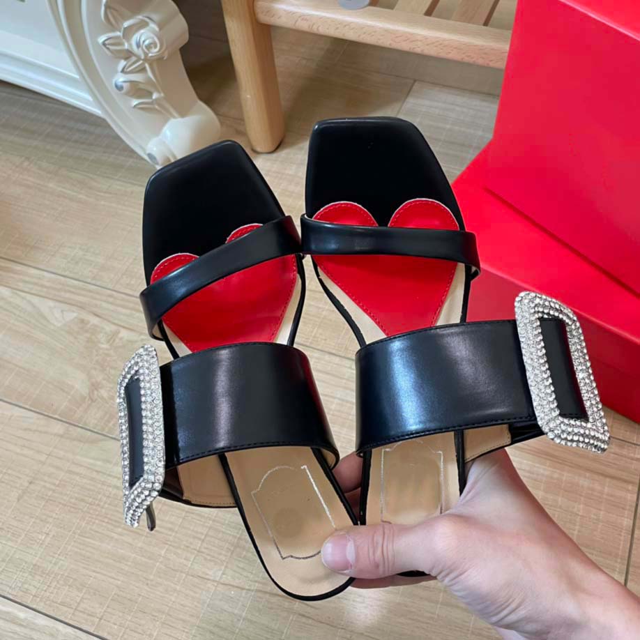 2022 summer Slippers Sandals Sliders fashion diamond button hollow one-word open-toe sandal for all-match patent leather slipper for women, #1
2022 summer Slippers Sandals Sliders fashion diamond button hollow one-word open-toe sandal for all-match patent leather slipper for women, #1