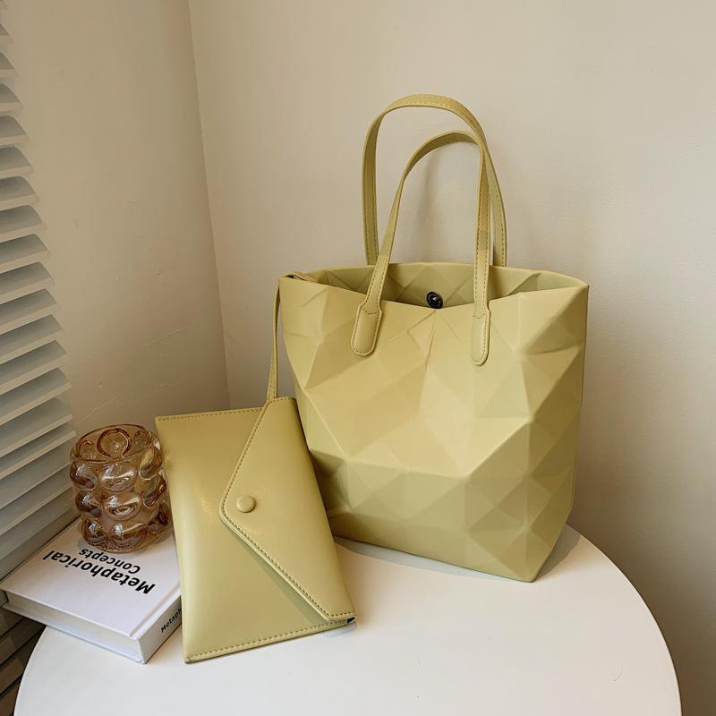 Evening Bags Big PU Leather Shoulder Bag Designer Women Totes Pack 2022 Winter Bucket Large Capacity Top Handle Handbag Crossbody, Beige
Evening Bags Big PU Leather Shoulder Bag Designer Women Totes Pack 2022 Winter Bucket Large Capacity Top Handle Handbag Crossbody, Beige