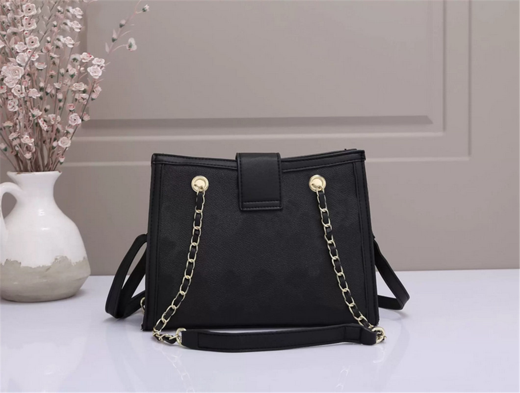 Top Quality Designers Shoulder Bags Women Chain Bag Crossbody Messenger Tote Female Quilted Heart Leather Handbags Purses Wallets H0651
Top Quality Designers Shoulder Bags Women Chain Bag Crossbody Messenger Tote Female Quilted Heart Leather Handbags Purses Wallets H0651