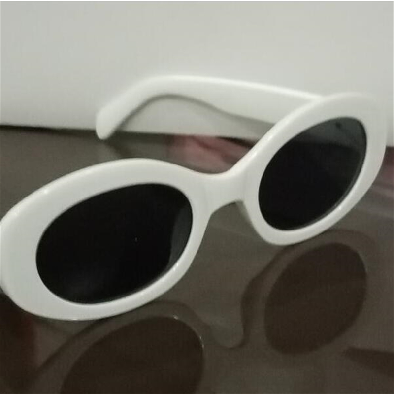 Fashionable oval white sunglasses for women Outdoor leisure glasses chameleon wholesale Visor goggles for men UV400
Fashionable oval white sunglasses for women Outdoor leisure glasses chameleon wholesale Visor goggles for men UV400