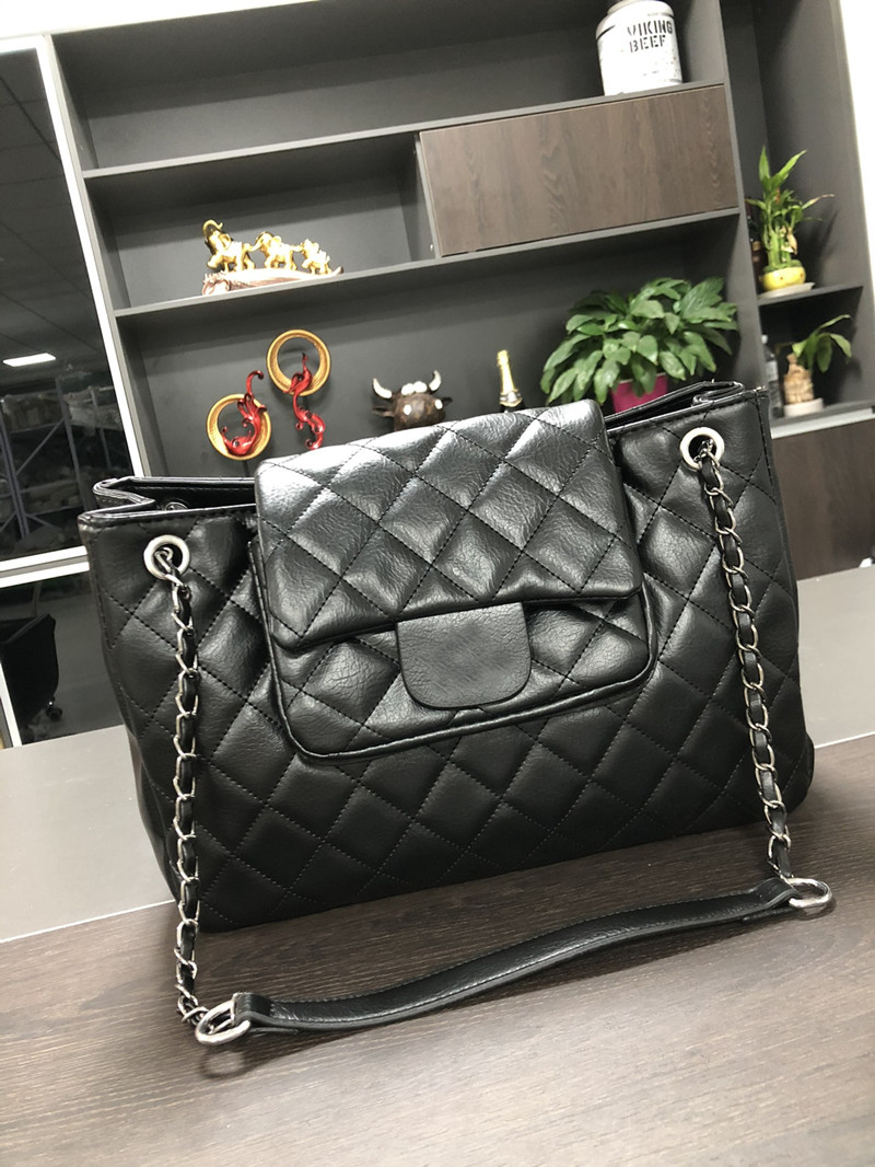 Designers Chains handbag bag Purse Totes Cross Body Shoulder Bags Casual Tote PU leather Double Letters Solid Hasp Diamond Lattice High Quality, Black
Designers Chains handbag bag Purse Totes Cross Body Shoulder Bags Casual Tote PU leather Double Letters Solid Hasp Diamond Lattice High Quality, Black
