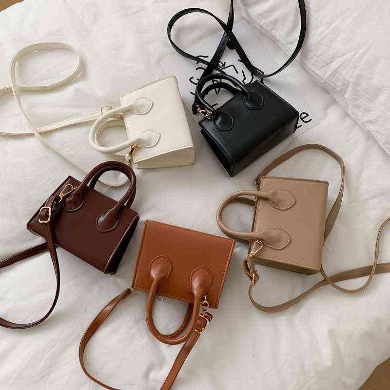 Fashion Small Square Bag 2022 New Popular Retro Mini Handbag Literary Crowds Shoulder Messenger Female, Black
Fashion Small Square Bag 2022 New Popular Retro Mini Handbag Literary Crowds Shoulder Messenger Female, Black