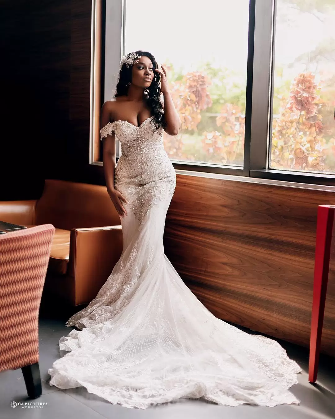 Gorgeous Mermaid Wedding Dresses Off The Shoulder Straps Bridal Gown Crystals Beaded Lace Applique Boho Satin Sweep Train Custom Made Plus Size Vestid