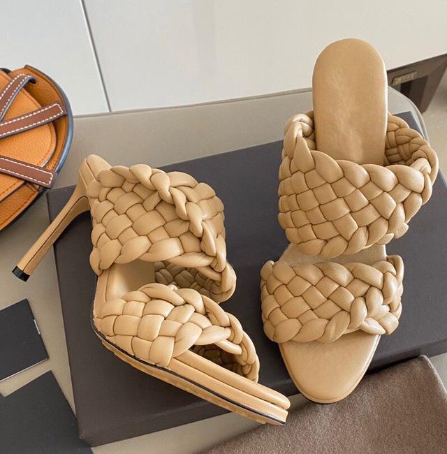 Designer Sandals Women Woven High Heels Curve Sandal Elongated Almond Toe Mules Fashion Luxurys Womens Shoes with Box, Link product:#5
Designer Sandals Women Woven High Heels Curve Sandal Elongated Almond Toe Mules Fashion Luxurys Womens Shoes with Box, Link product:#5