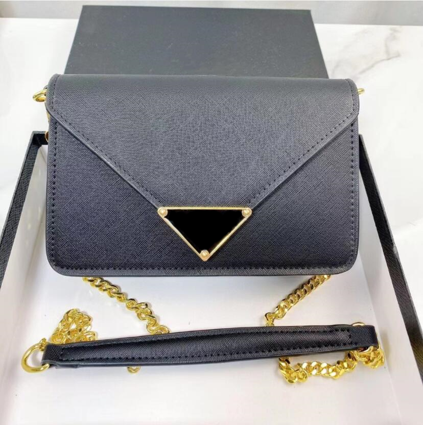 P-ra Designer Women's Chain Crossbody Shoulder Bags Fashion Trend Ladies Triangle Label Envelope Bag Baguette Underarm Handheld Small Square Bag, Express shipping
P-ra Designer Women's Chain Crossbody Shoulder Bags Fashion Trend Ladies Triangle Label Envelope Bag Baguette Underarm Handheld Small Square Bag, Express shipping