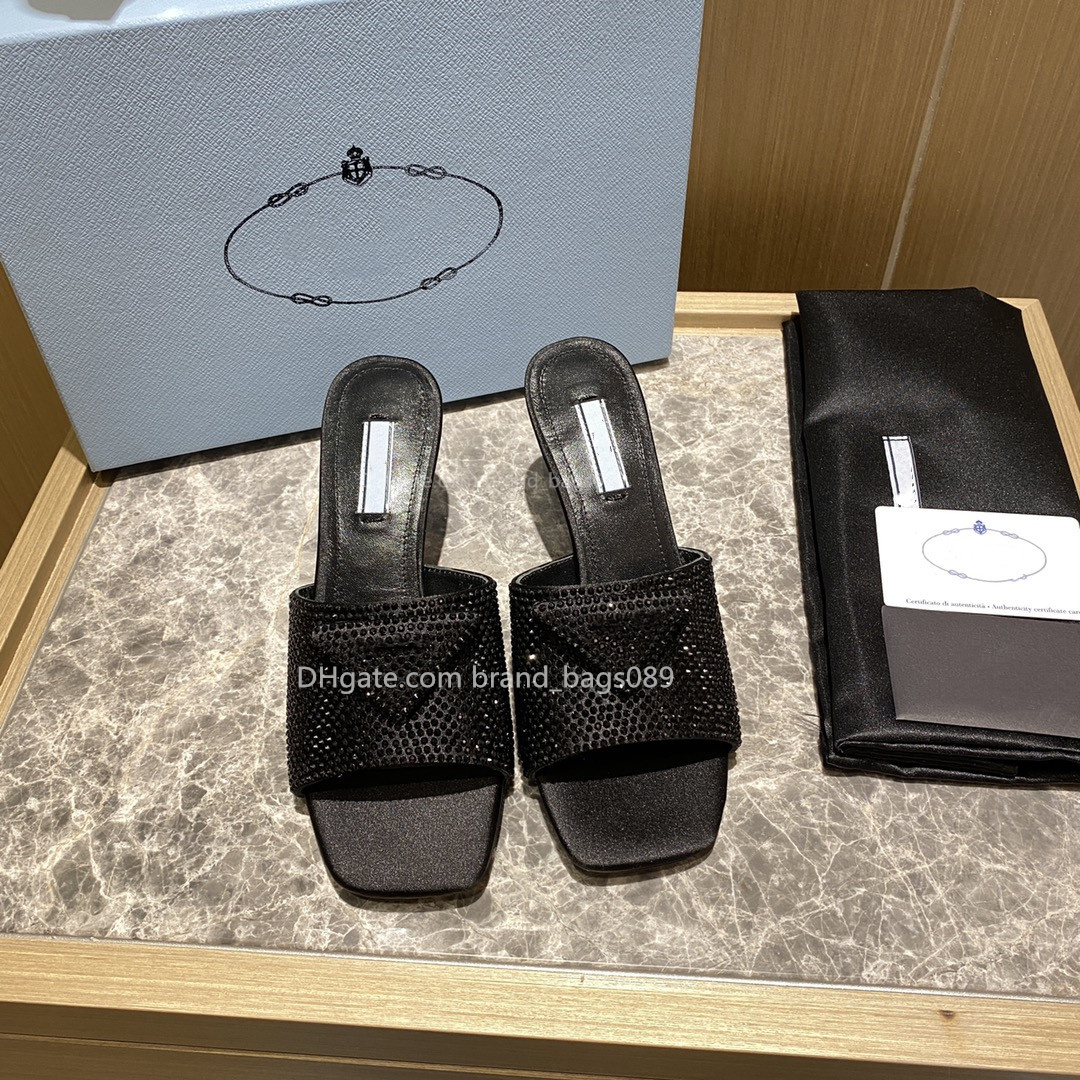 2022ss Top quality Full diamond series sandals high heel square slippers babouche flattie Silk cloth and sheepskin Classic triangle flash slipper Fashion sandals, 2#-heel-height 6cm
2022ss Top quality Full diamond series sandals high heel square slippers babouche flattie Silk cloth and sheepskin Classic triangle flash slipper Fashion sandals, 2#-heel-height 6cm