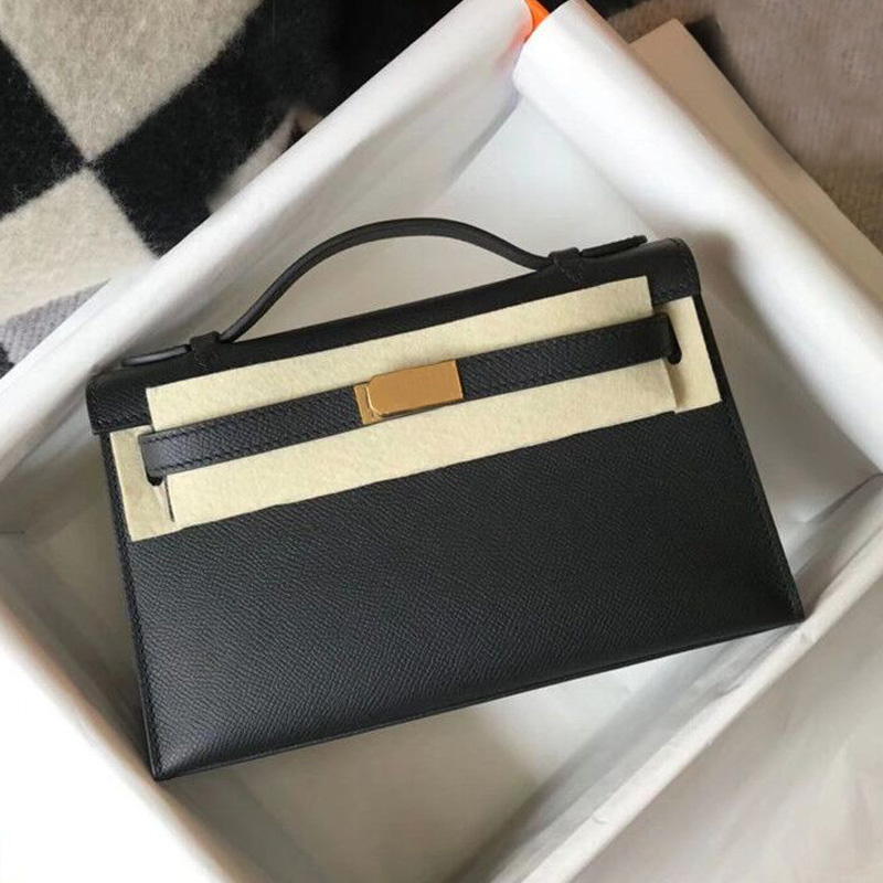 Mini Totes Bags Designer Handbag Women Tote Bag Luxurys Handbags Luxury crossbody handbags Ladies Wallet Fashion Shoulder clutch Wholesale With box and scarf, Black
Mini Totes Bags Designer Handbag Women Tote Bag Luxurys Handbags Luxury crossbody handbags Ladies Wallet Fashion Shoulder clutch Wholesale With box and scarf, Black
