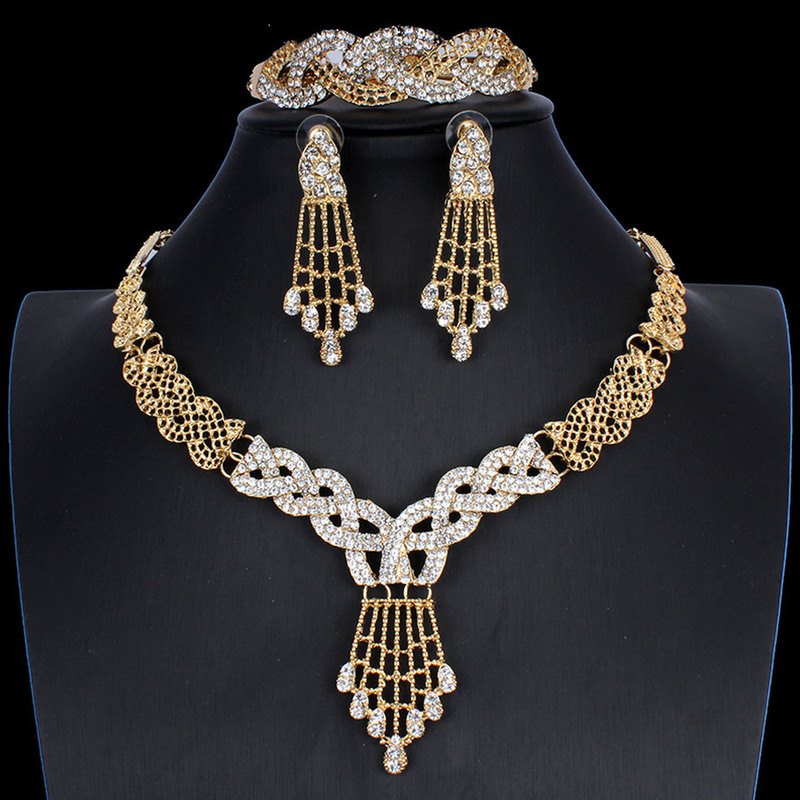 Indian Womens Jewelry Aesthetic Necklace Set Fashionable Earrings Wedding Accessories Ring Bracelet 4 Pieces 220812