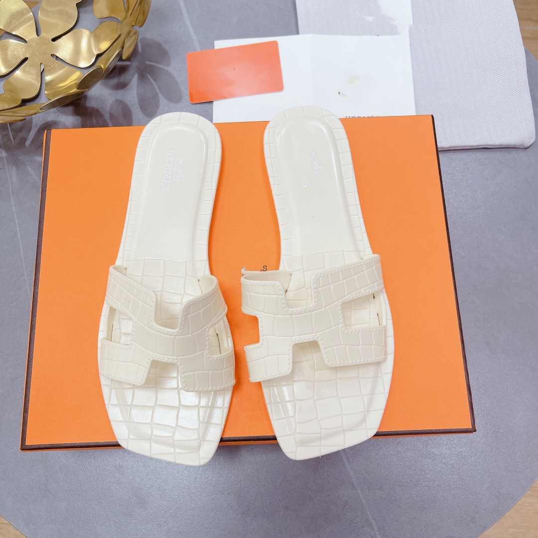 Woman Sandal queen tom-sandal padlock sandals high-heeled Luxury Designer high-heeled naked pumps summer shoes 0609, 01
Woman Sandal queen tom-sandal padlock sandals high-heeled Luxury Designer high-heeled naked pumps summer shoes 0609, 01