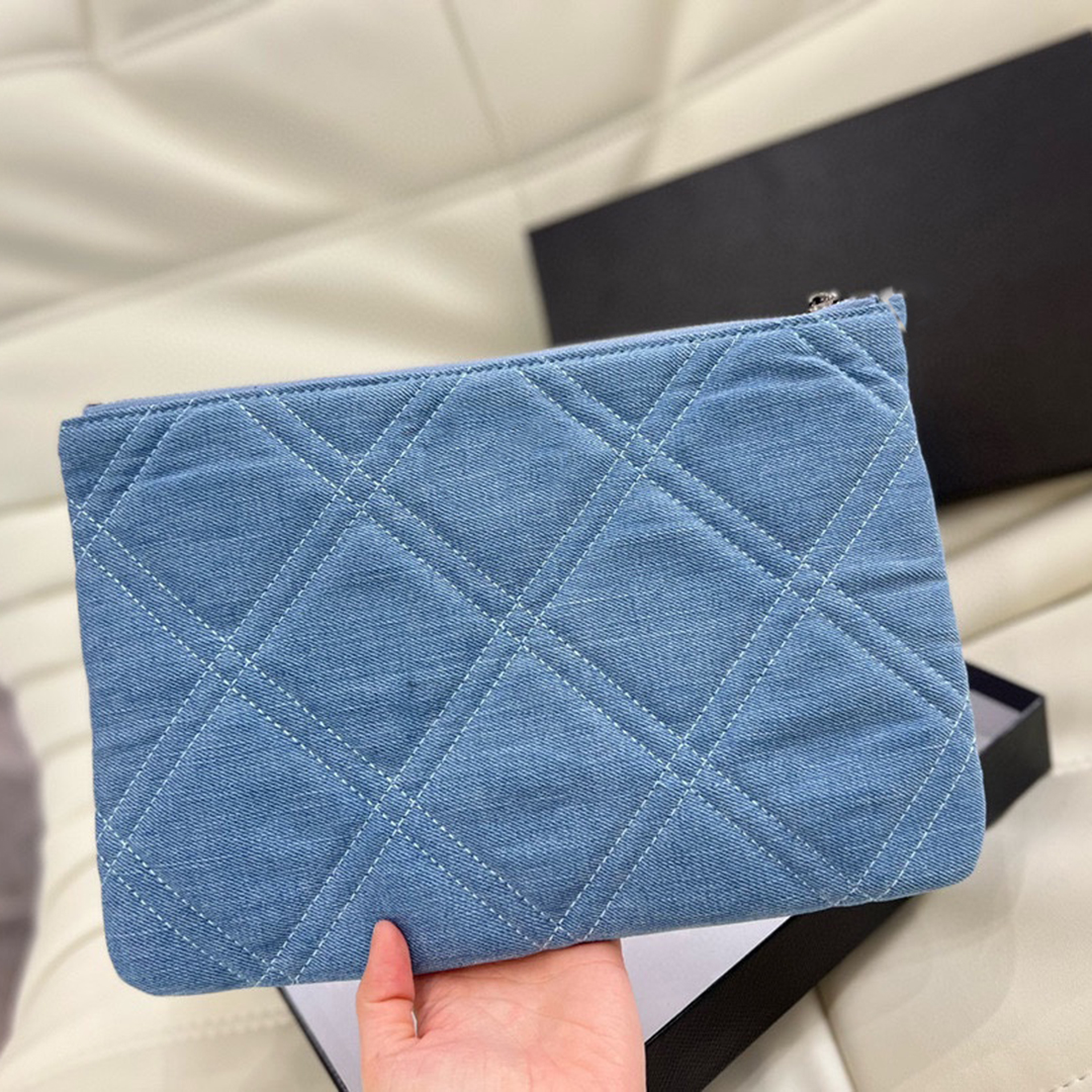 Classic Ladies Clutch Envelope Bags France Brand High Quality Genuine Leather Diamond Quilting Non-Woven Bag Luxury Designer Bag For Womens 30CM, Blue
Classic Ladies Clutch Envelope Bags France Brand High Quality Genuine Leather Diamond Quilting Non-Woven Bag Luxury Designer Bag For Womens 30CM, Blue