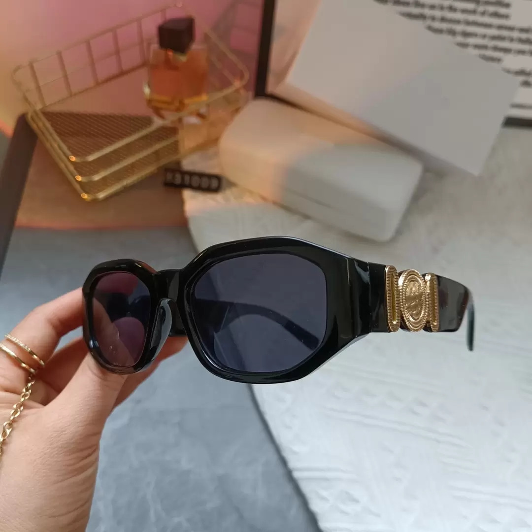 Sunglasses For women 4361 Summer style Oversized Square Anti-Ultraviolet RECTANGLE SUNGLASSES Retro Shield lens Plate quare full frame Womens fashion Eyeglasses