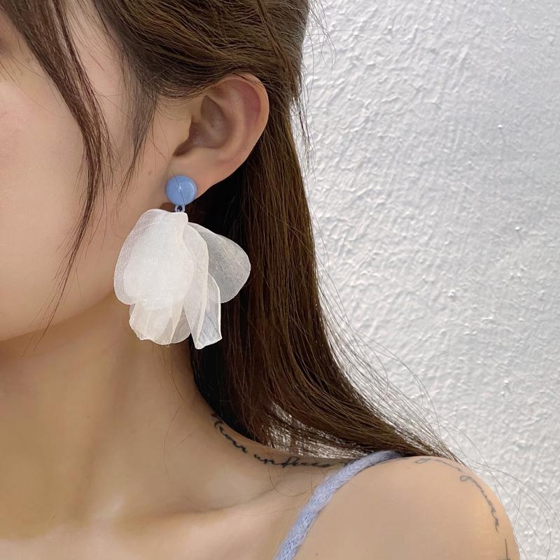 Clip-on & Screw Back Vintage Summer Temperament Womens Earrings Fabric Big Korean Clip On
Clip-on & Screw Back Vintage Summer Temperament Womens Earrings Fabric Big Korean Clip On