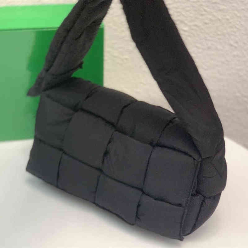 7A+New Luxury Women Weave Bags Designer Soft Material Wallet Card Crossbody Mini Purse Shoulder Messenger Flap Lady Evening Handbag 28cm, Black
7A+New Luxury Women Weave Bags Designer Soft Material Wallet Card Crossbody Mini Purse Shoulder Messenger Flap Lady Evening Handbag 28cm, Black