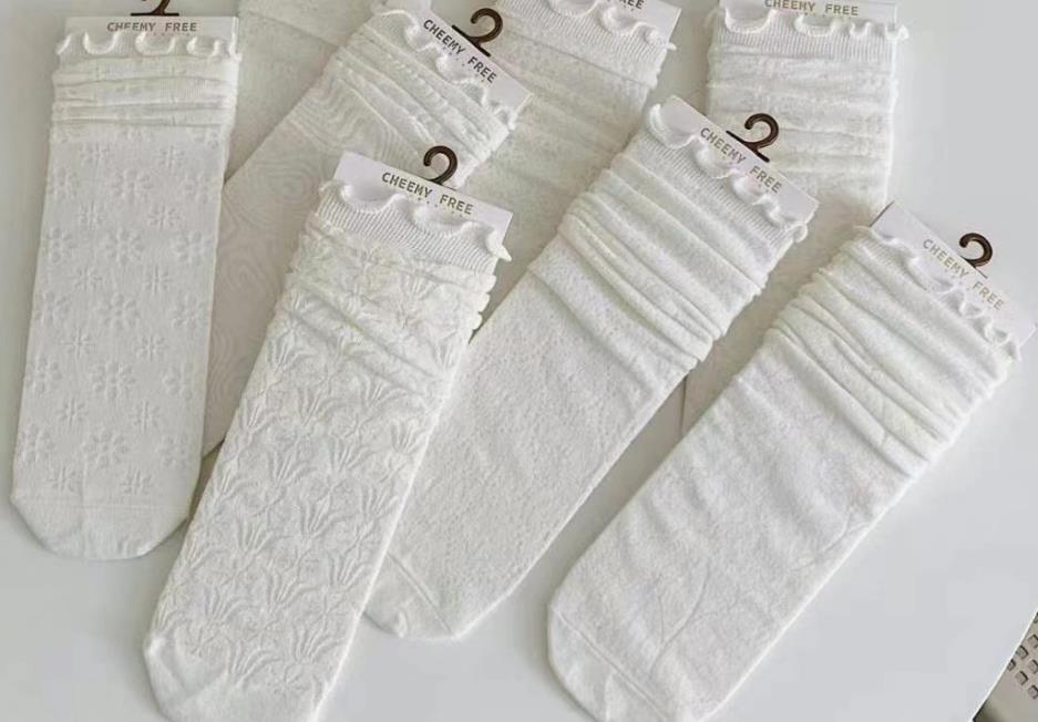 Lolita Ruffle High Ankle Socks Bubble Chunky Slouch JK Uniform Scrunch Stockings Mid-Tube Japanese Anime Cosplay Wearing Black White Women's Unde