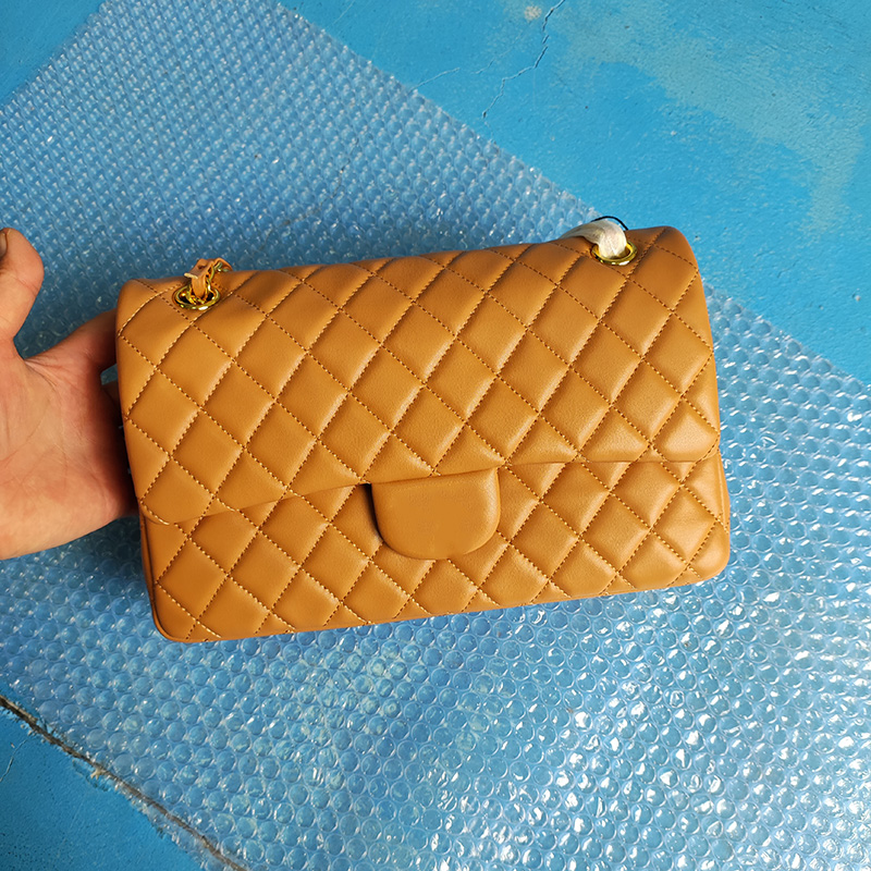 25CM Women Classic Double Falp Shoulder Bags Lambskin Genuine Leather Luxury Designers Matelasse Chain Quilted Multi Pochette Crossbody Handbags Yellow/Coffee, Box
25CM Women Classic Double Falp Shoulder Bags Lambskin Genuine Leather Luxury Designers Matelasse Chain Quilted Multi Pochette Crossbody Handbags Yellow/Coffee, Box