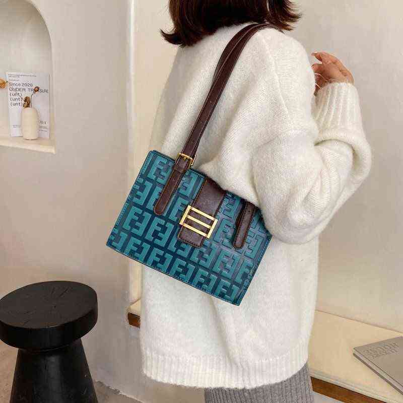 Handbag genuineWomen's 2022 new retro western style shoulder underarm versatile, Sky blue
Handbag genuineWomen's 2022 new retro western style shoulder underarm versatile, Sky blue