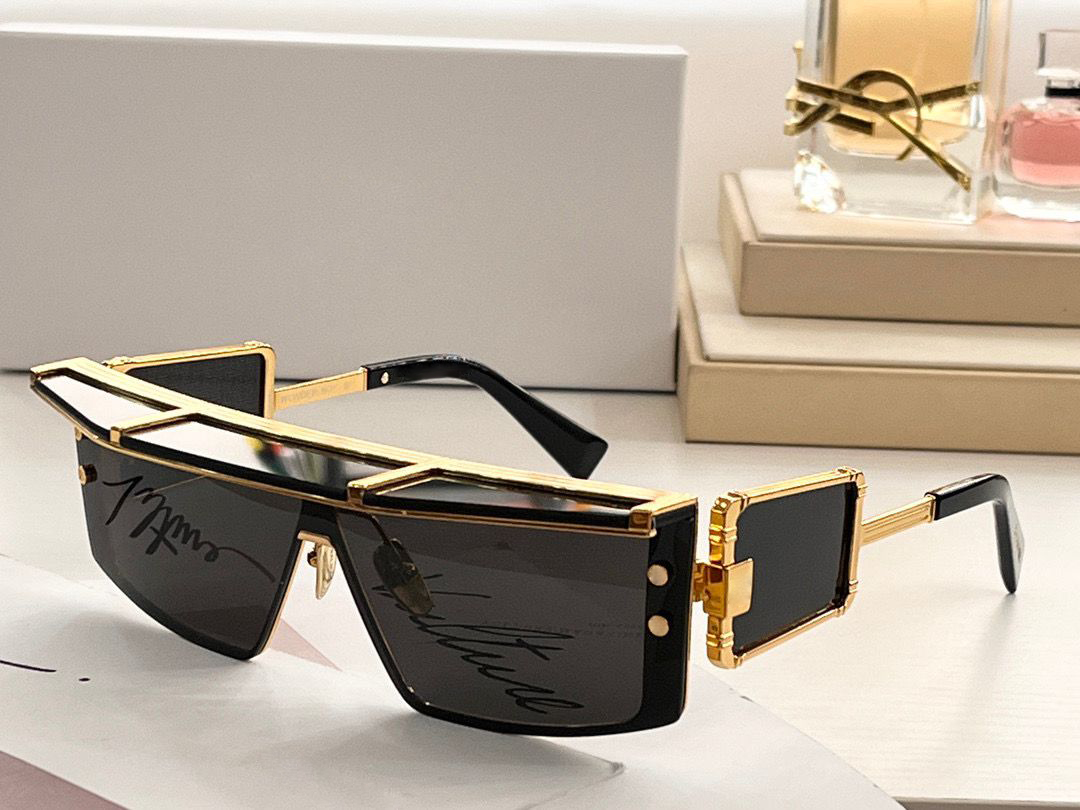 Womens Sunglasses For Women Men Sun Glasses Mens 127 Fashion Style Protects Eyes UV400 Lens Top Quality With Random Box
Womens Sunglasses For Women Men Sun Glasses Mens 127 Fashion Style Protects Eyes UV400 Lens Top Quality With Random Box