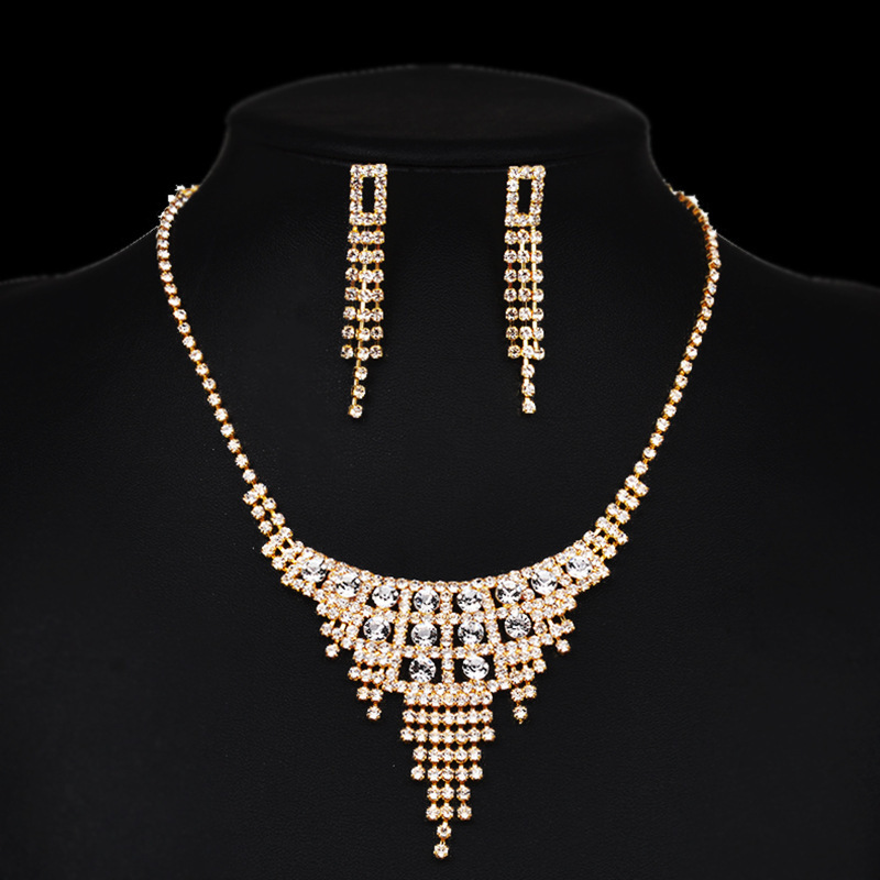 Selling New Bridal Necklace Set Chain Earring Two Piece Set Headdress Yarn Market Student
Selling New Bridal Necklace Set Chain Earring Two Piece Set Headdress Yarn Market Student