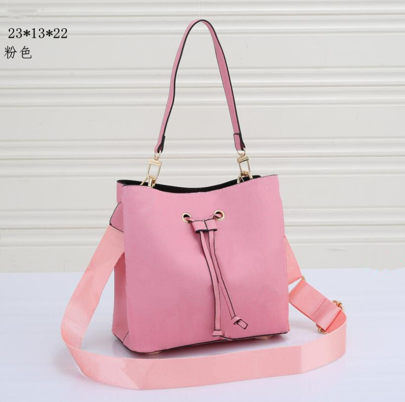 High Quality bags designers Fashion bucket bag chain makeup amous party shoulder Women diagonal big letters, Blue
High Quality bags designers Fashion bucket bag chain makeup amous party shoulder Women diagonal big letters, Blue
