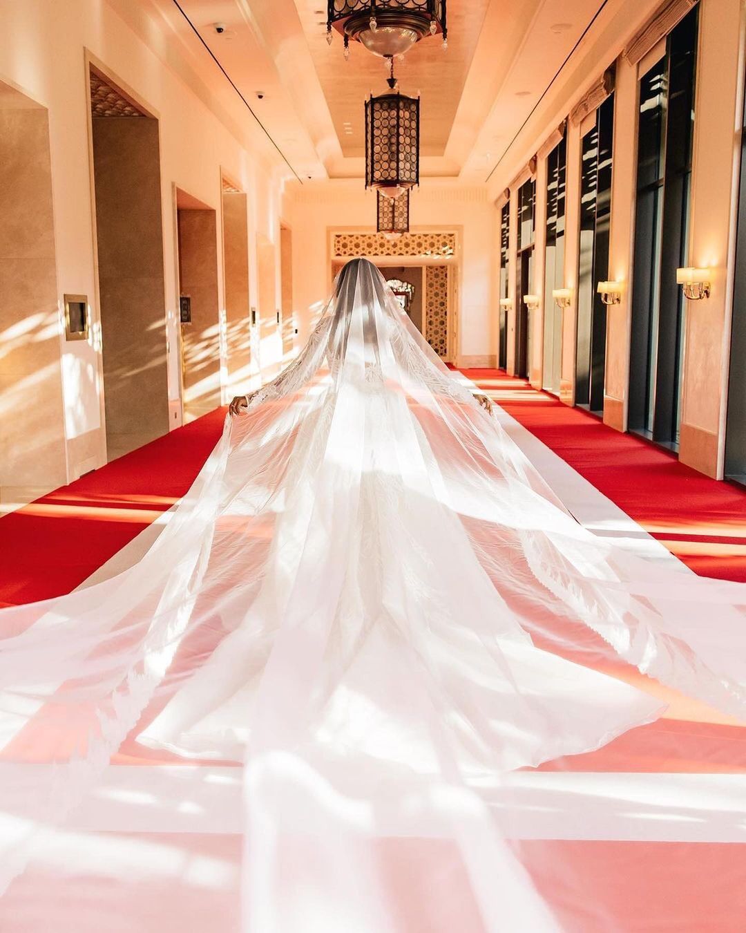 Luxury Mermaid Wedding Dresses Sheer High Neck Long Sleeve Floral Appliques African Arabic Wed Bridal Gowns Plus Size