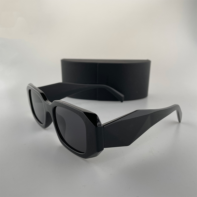 Luxury Designer Sunglasses for Woman Mens Sun Glasses lunette occhiali da sole High Quality Fashion Full Frame Rectangle Goggle lentes de sol Triangle with Box
Luxury Designer Sunglasses for Woman Mens Sun Glasses lunette occhiali da sole High Quality Fashion Full Frame Rectangle Goggle lentes de sol Triangle with Box