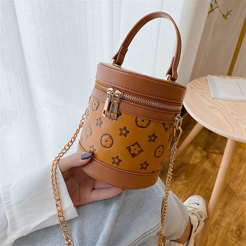Children PU Leather Flower Print Chain Handbags Kids Embossing Circular Bucket Bags Fashion One Shoulder Messenger Bags Coin Purse
Children PU Leather Flower Print Chain Handbags Kids Embossing Circular Bucket Bags Fashion One Shoulder Messenger Bags Coin Purse