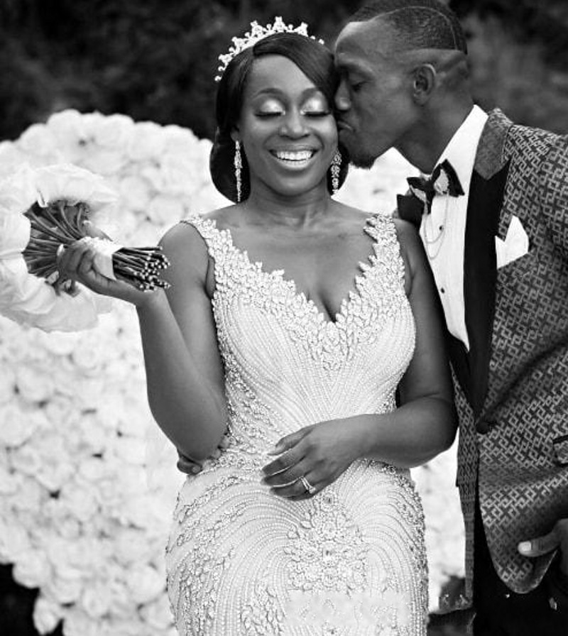 Mermaid Crystals Arabic Dubai Plus Size Wedding Dress V Neck Floral Beaded sparkly cathedral train Tulle Bridal Gown Robe De Marie