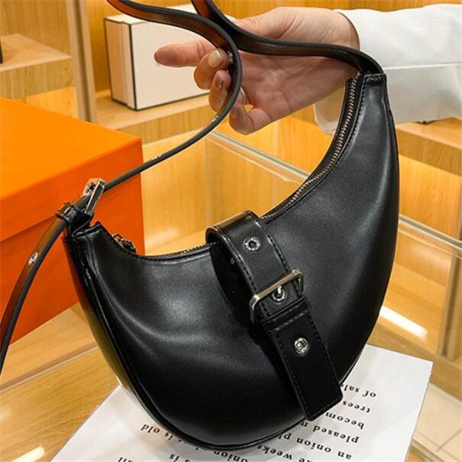 Belt Decoration Women Shoulder Bag High Quality Leather Classic Underarm Moon Bags Fashion Handbag Lady Purses, Pink
Belt Decoration Women Shoulder Bag High Quality Leather Classic Underarm Moon Bags Fashion Handbag Lady Purses, Pink