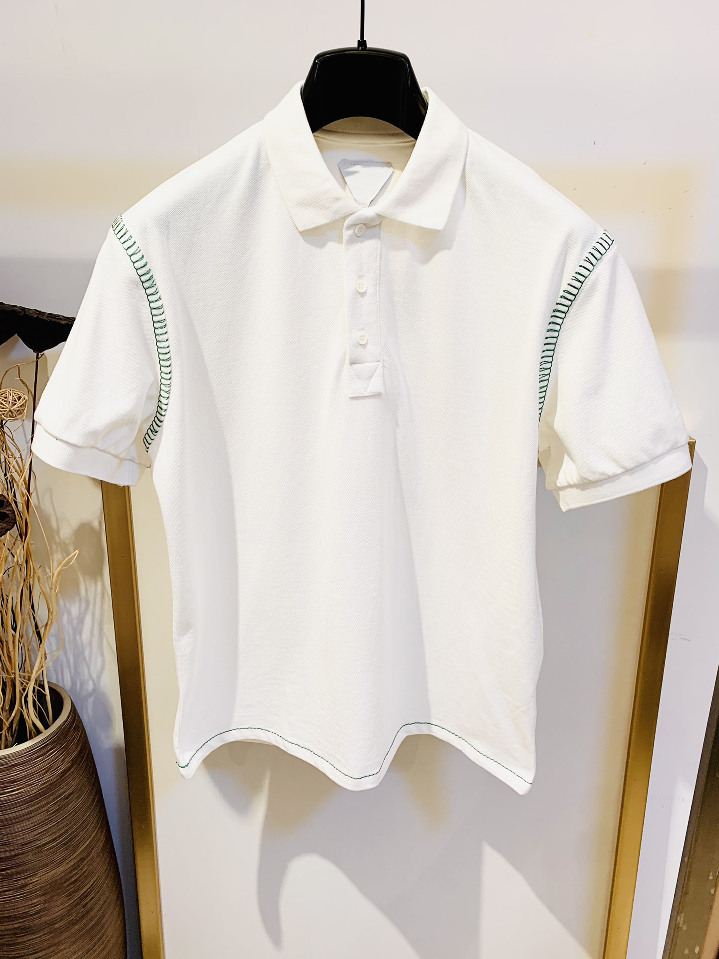 2022 summer latest brand designer Polo T Shirt ~ US size high-quality cotton material hand-sewn design mens luxury lapel t shirt, White
2022 summer latest brand designer Polo T Shirt ~ US size high-quality cotton material hand-sewn design mens luxury lapel t shirt, White