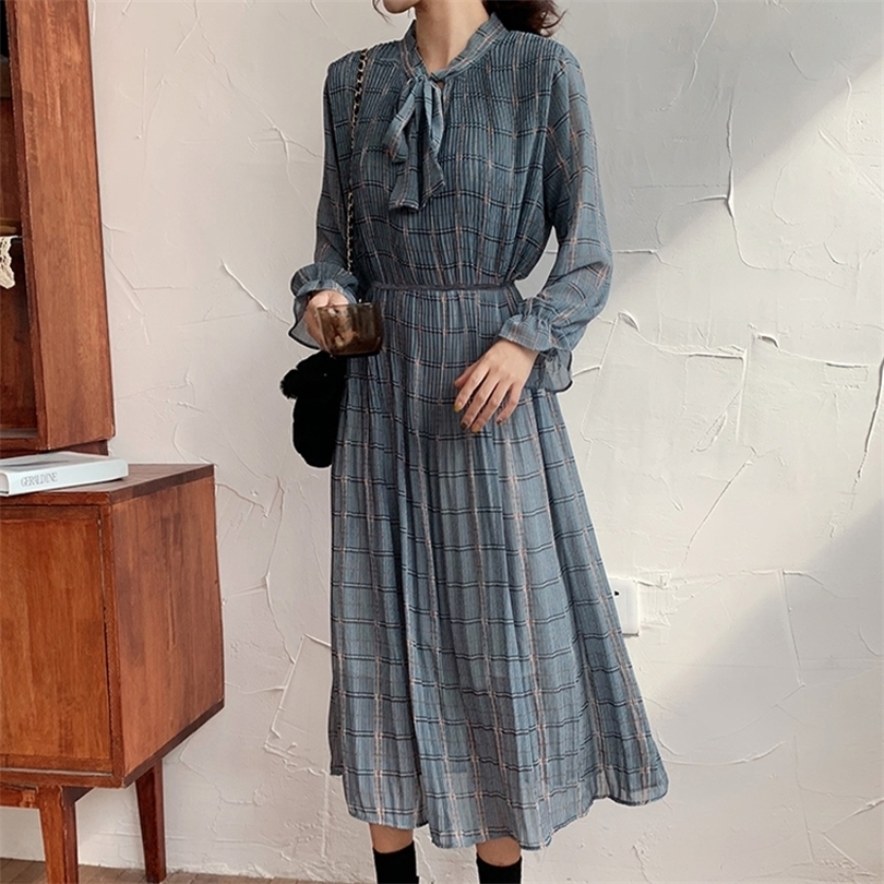 BGTEEVER Chic Bow Neck Plaid Dress Women Spring Flare Sleeve Laceup Pleated Midcalf Dress Female Chiffon Vestidos femme T200416