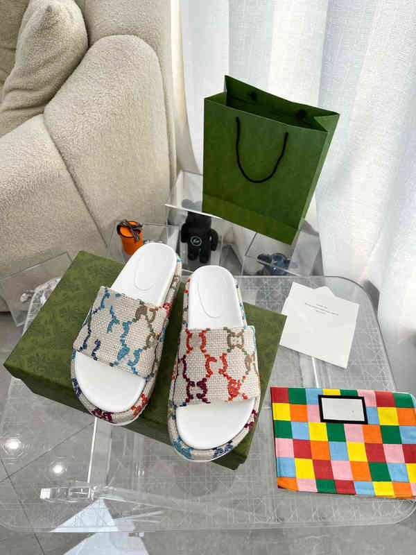 High Version g Family Thick Soled Sandals Women 2022 Muffin Bottom with One Line Embroidery, White
High Version g Family Thick Soled Sandals Women 2022 Muffin Bottom with One Line Embroidery, White