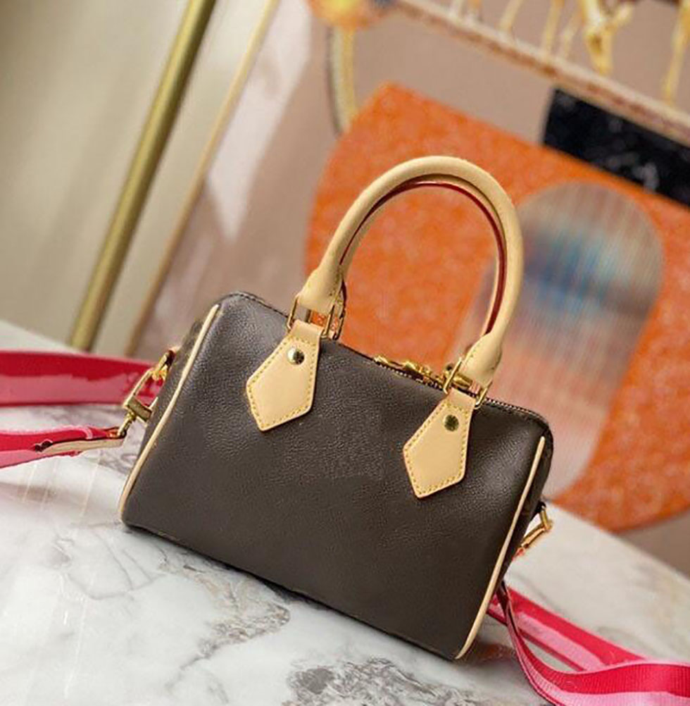 ZZ M45948 M45957 Speedy bags Bandouliere 20 Mini Boston satchel Metal Padlock travel Bag Women's Genuine Leather Designer Shoulder Crossbody HandleBags Purse, Additional shipping fee
ZZ M45948 M45957 Speedy bags Bandouliere 20 Mini Boston satchel Metal Padlock travel Bag Women's Genuine Leather Designer Shoulder Crossbody HandleBags Purse, Additional shipping fee