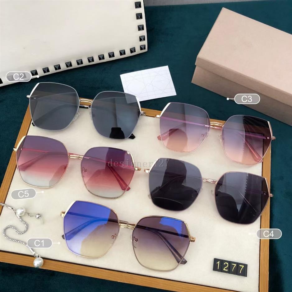Fashion Summer Beach Sunglasses Woman Overszie Goggle Sunglasses for Man Woman UV400 Top Quality with Gift BOX238z
Fashion Summer Beach Sunglasses Woman Overszie Goggle Sunglasses for Man Woman UV400 Top Quality with Gift BOX238z