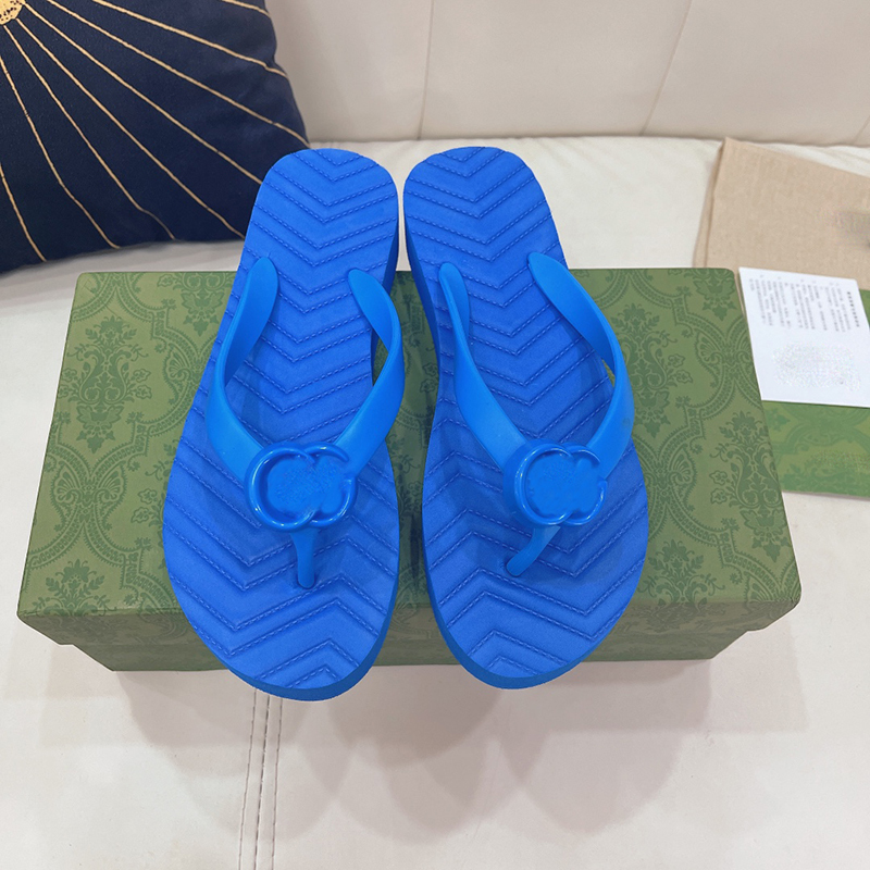 

2022 Designer Slides Women's Chevron Thong Sandal Flip Flop Fashion Slipper Textured Patterns Rubber Bottom Black Red Summer Beach Casual T2301305 Slippers