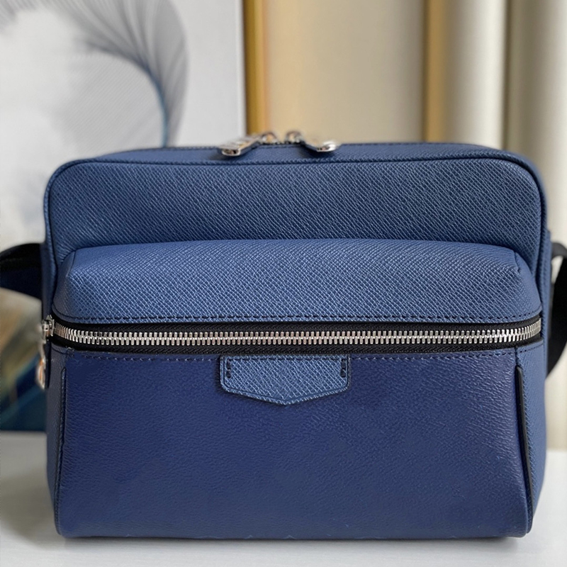 Top Quality Factory wholesale men's shoulder bag real leather backpack bag Correct alignment man handbags purse handbag hot Size 29.5cmx20cm.10.5cm, Photo color
Top Quality Factory wholesale men's shoulder bag real leather backpack bag Correct alignment man handbags purse handbag hot Size 29.5cmx20cm.10.5cm, Photo color