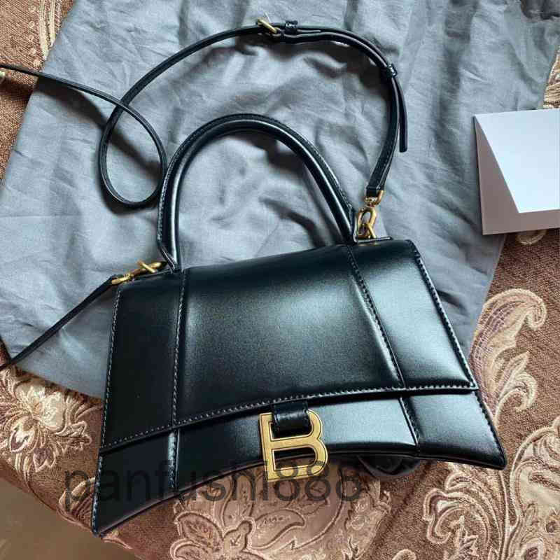 Luxury Trend Women Handbags BAL Same Bag Star Female 2022 Messenger Hourglass b Home Crocodile Leather RQNW, Peacock green crocodile small original
Luxury Trend Women Handbags BAL Same Bag Star Female 2022 Messenger Hourglass b Home Crocodile Leather RQNW, Peacock green crocodile small original