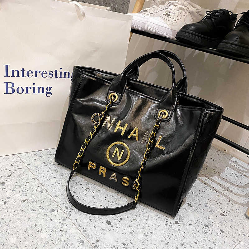 Designer Trendy Large Capacity Tote Bag 2022 New Fashion Net Red Women's Single Shoulder Handbag Texture, White
Designer Trendy Large Capacity Tote Bag 2022 New Fashion Net Red Women's Single Shoulder Handbag Texture, White