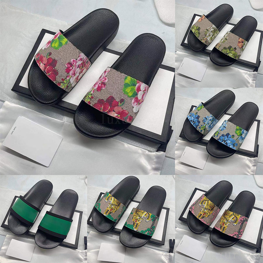 Designer Slippers Women Men Fashion Sandals Luxury Floral Brand Slipper Blooms Rubber Flats Summer Beach Shoes Loafers Gear Bottoms Sliders with box, Color31
Designer Slippers Women Men Fashion Sandals Luxury Floral Brand Slipper Blooms Rubber Flats Summer Beach Shoes Loafers Gear Bottoms Sliders with box, Color31