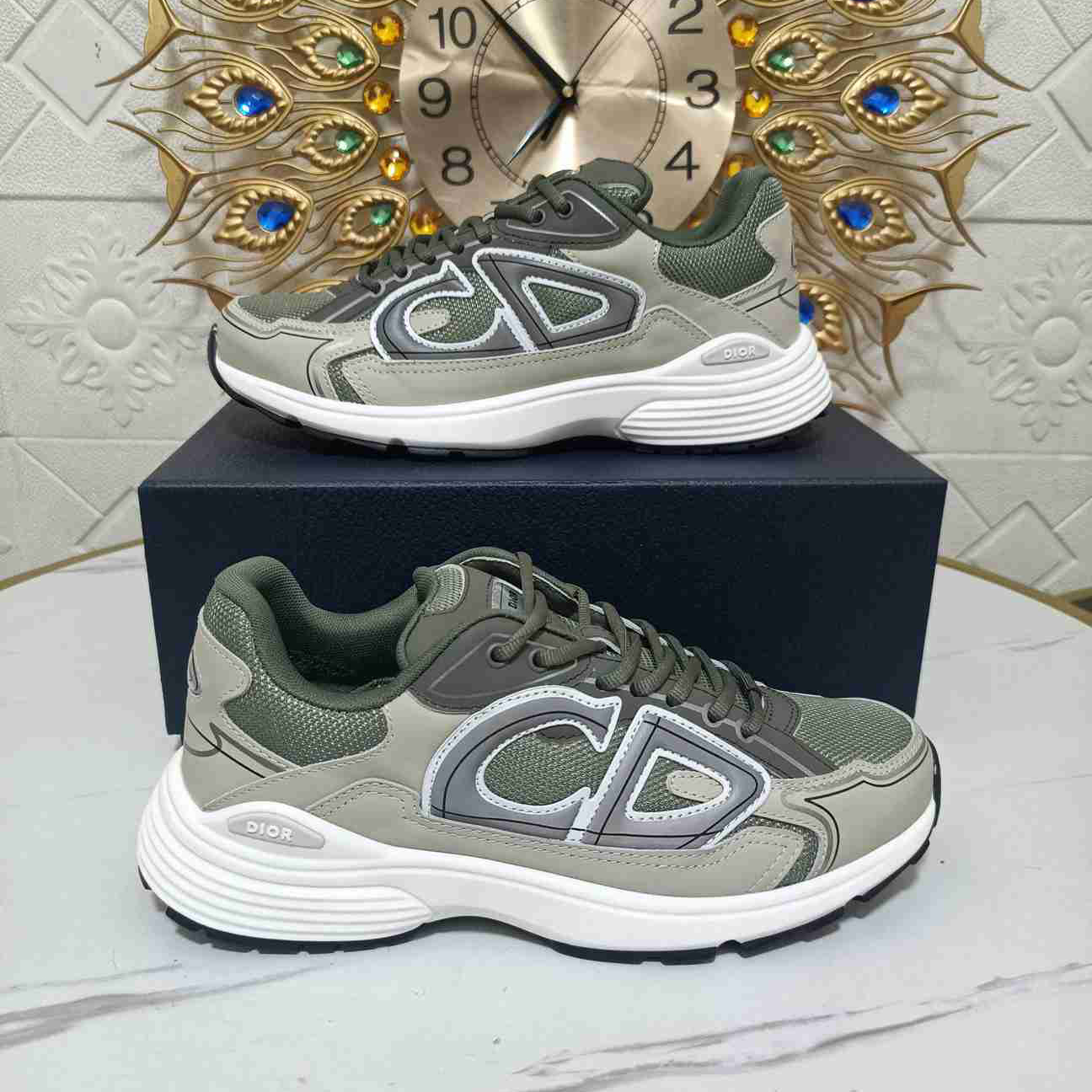 AAAAA 1:1 dupe Dior B30 Sneakers Designers Casual Shoes Men Women Canvas Calfskin Sneaker Obliques White Technical Knit Retro Patchwork Trainers Platform
AAAAA 1:1 dupe Dior B30 Sneakers Designers Casual Shoes Men Women Canvas Calfskin Sneaker Obliques White Technical Knit Retro Patchwork Trainers Platform
