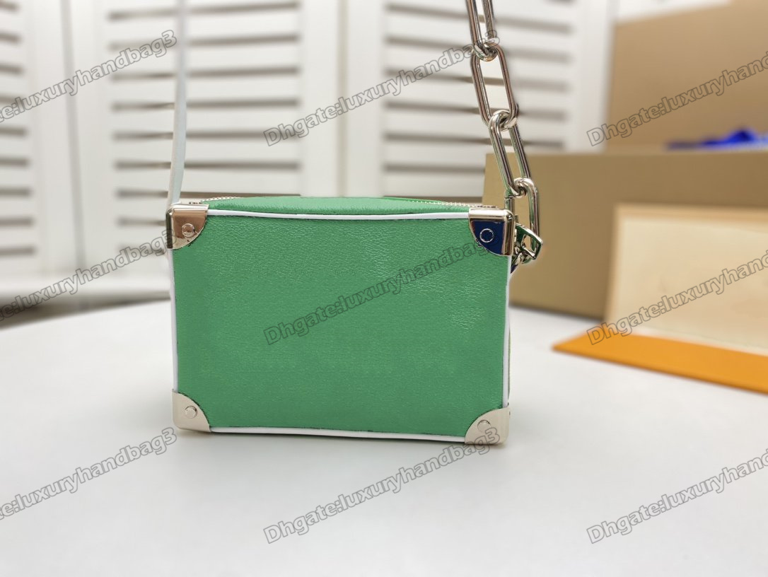 M80816 MINI SOFT TRUNK Designer Men Bag Canvas Print Calf-Leather Green Yellow Color Silver Chain Box Cross-Body Shoulderbag Purse Handbag M44480
M80816 MINI SOFT TRUNK Designer Men Bag Canvas Print Calf-Leather Green Yellow Color Silver Chain Box Cross-Body Shoulderbag Purse Handbag M44480