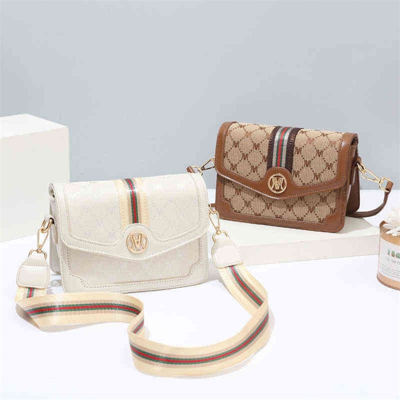 70% Off Factory Online Sale High quality 2022 new messenger women's foreign style broadband small square Korean trendy single shoulder bag 8KZ7, Brown 1
70% Off Factory Online Sale High quality 2022 new messenger women's foreign style broadband small square Korean trendy single shoulder bag 8KZ7, Brown 1