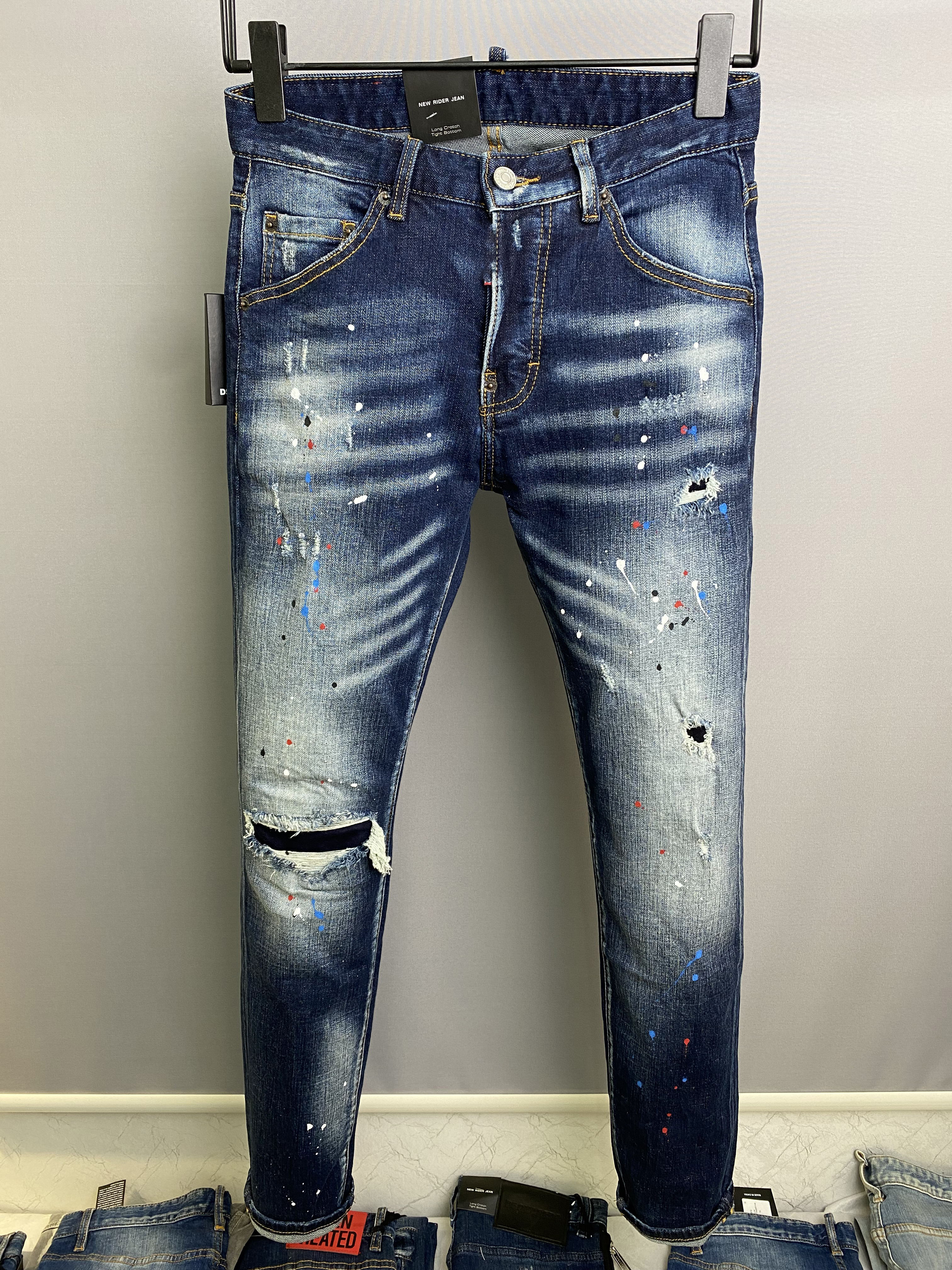 2022 New Men Jeans Hole Light Blue Dark gray Italy Brand Man Long Pants Trousers Streetwear denim Skinny Slim Straight Biker Jean for D2 Top quality 28-38 Size DSQ9822, Black
2022 New Men Jeans Hole Light Blue Dark gray Italy Brand Man Long Pants Trousers Streetwear denim Skinny Slim Straight Biker Jean for D2 Top quality 28-38 Size DSQ9822, Black