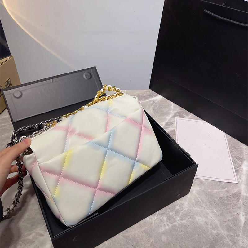 5A+Top High Quality Luxury Chain Shoulder Bag Large Capacity 25cm Quilted Designer Handbag Hot Classic 19 flap Crossbody Purse Lamskin Leath, Box
5A+Top High Quality Luxury Chain Shoulder Bag Large Capacity 25cm Quilted Designer Handbag Hot Classic 19 flap Crossbody Purse Lamskin Leath, Box