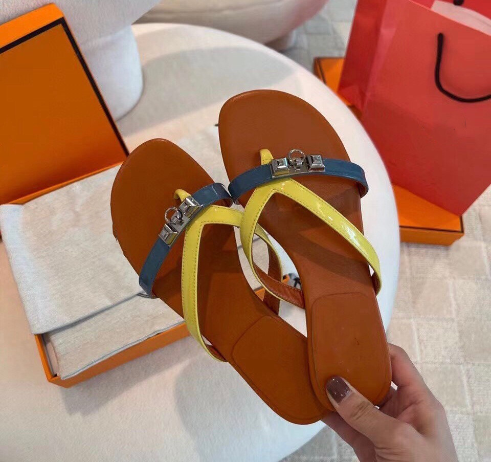 2022 Luxury Design Slides Women Slippers Mules Fetish Summer Female Casual Flip Flops Sandals Lady Heels Shoes, Black
2022 Luxury Design Slides Women Slippers Mules Fetish Summer Female Casual Flip Flops Sandals Lady Heels Shoes, Black