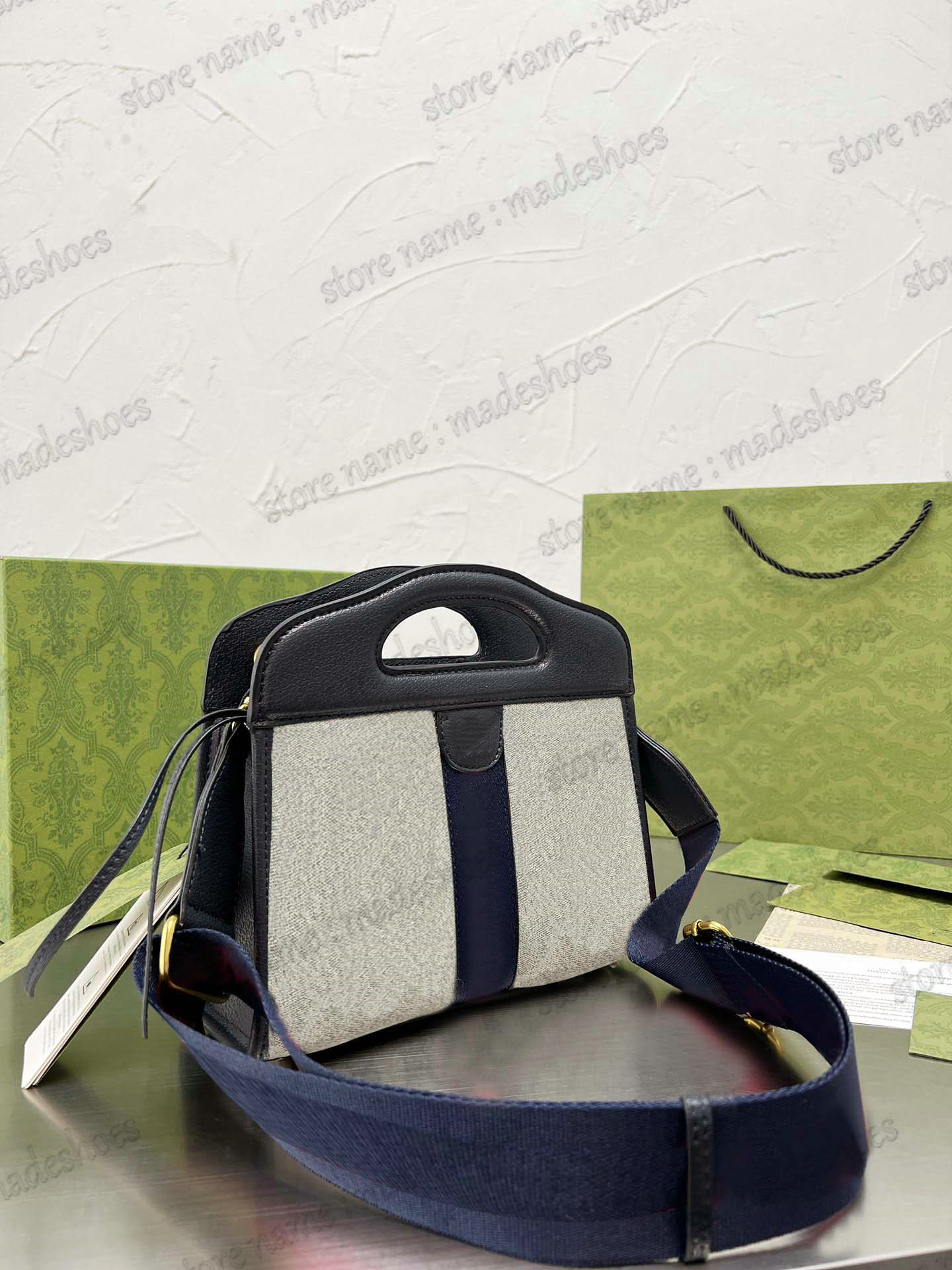 Ophidia 2022 Dark Blue Tote Hanle Bag 693724 Green Red Web Designer Women Handbag With Chain Luxury 2 Straps Classic Shoulder Bags CrossBody
Ophidia 2022 Dark Blue Tote Hanle Bag 693724 Green Red Web Designer Women Handbag With Chain Luxury 2 Straps Classic Shoulder Bags CrossBody