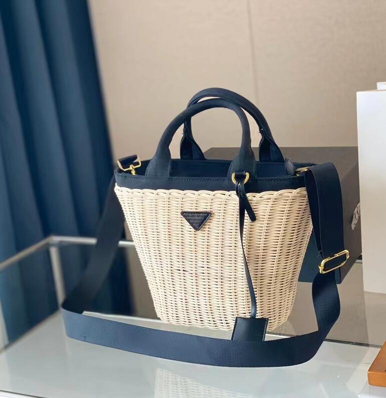 Designers Braiding Bag Shopping Bags High Quality Ladies Sand Beach Holiday Shoulder Package Girl Zipper Fashion Handbags Vintage Classic Totes, Style 01
Designers Braiding Bag Shopping Bags High Quality Ladies Sand Beach Holiday Shoulder Package Girl Zipper Fashion Handbags Vintage Classic Totes, Style 01